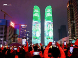 “有热爱，就有星朋友”成都双子塔璀璨亮灯，喜力携手F1与“蓉”耀同行