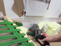 猜猜这个人正在制作什么？
