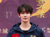 出道十年两次选秀，如今官宣进于正公司的他，能成为下一个许凯吗_夏之光_表演_少年