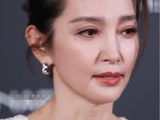 10年没主演、转身做老板！记者问李冰冰“还有没有戏拍”，她笑着反问：你有吗？_新闻