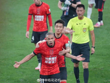 主裁判李海新和VAR裁判王竞为何没有对姆巴佩流血事件进行判罚和介入？
