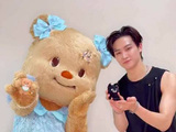 260521 butterbear 红色相机&黑叉 更新@GOT7Official @JAY_B ： ☆搬运:程7☆