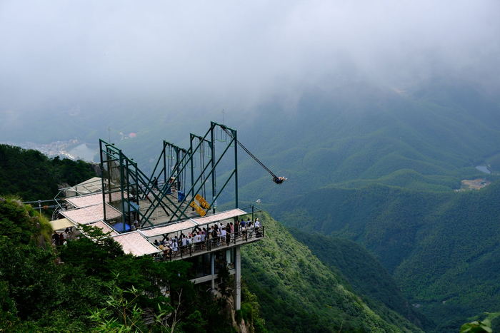 悬崖秋千。图/IC photo