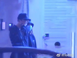 王楚然被拍牵手第四天,经纪人发文称“独美”,网友:心疼王子奇