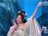 唐艺昕美成蝴蝶仙子，谁看了不心动