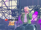 新浪娱乐盛典突击队微博大眼音乐节@顏人中 绿色套装好清爽 依然自带混响来了