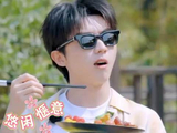 马嘉祺综艺展现天性，开怀大笑如童年糖纸