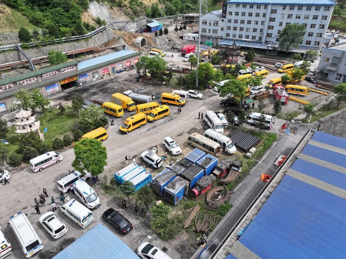 　这是5月23日拍摄的山西通洲集团留神峪煤矿瓦斯爆炸事故救援现场（无人机照片）。新华社发