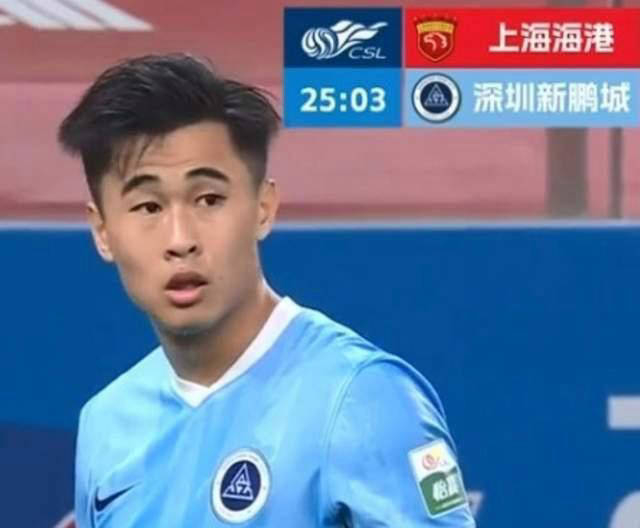 除了这三位亮点球员之外，邵佳一此次也做出了其他值得注意的调整。他用麦正的替换掉上次引起争议的申花替补门将马镇，改调主力门将薛庆浩。同时，尽管前锋线有两名年轻国脚刘诚宇和朱鹏宇登场，但两人本赛季均未有进球或助攻的纪录，而老将武磊的召回则带来了宝贵经验，整体变化颇为显著。