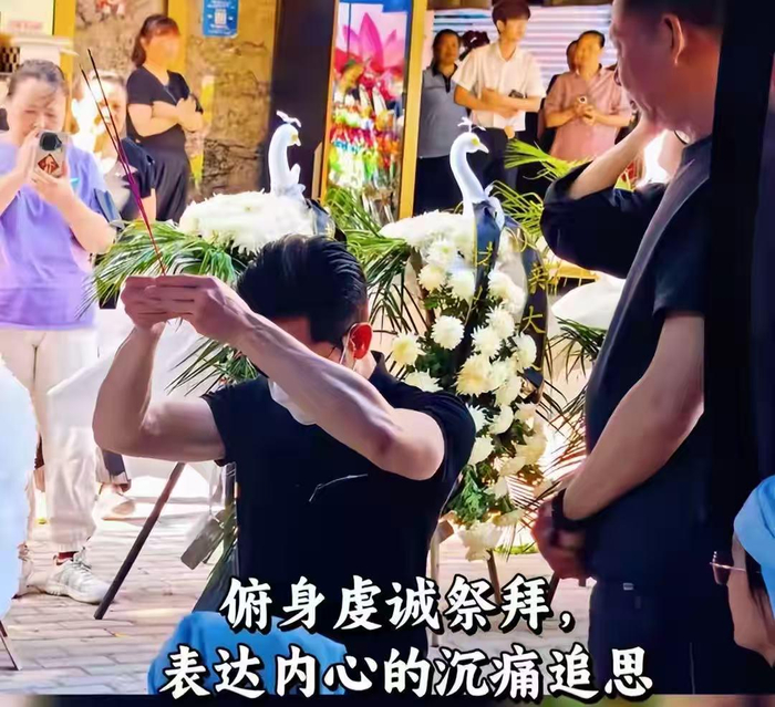 打开网易新闻 查看精彩图片