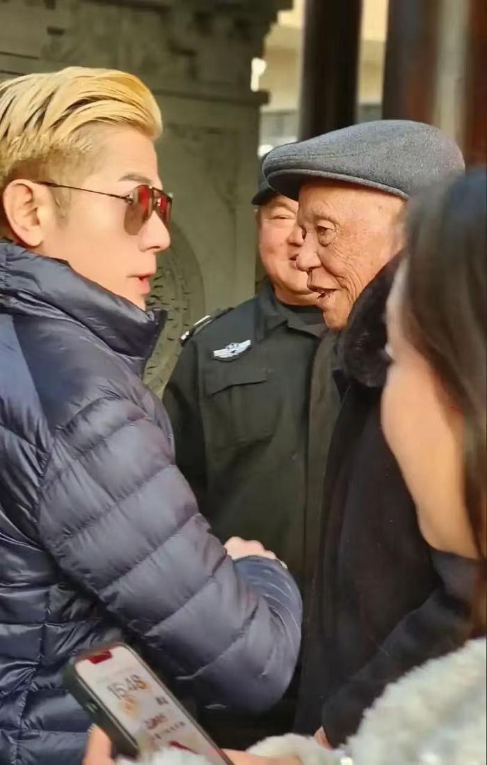 打开网易新闻 查看精彩图片