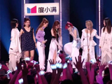 黄灿灿直播误踩张月裙子引全场大笑