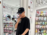汪峰在机场为女儿挑选了哪些具体的三丽鸥玩具？