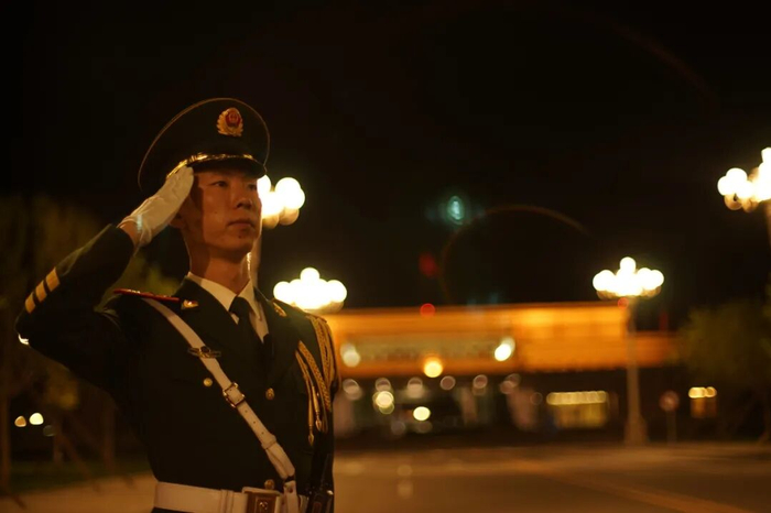 正在执行任务的执勤官兵 图片来源：武警北京总队某部