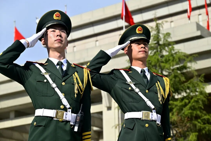 正在执行任务的执勤官兵 图片来源：武警北京总队某部