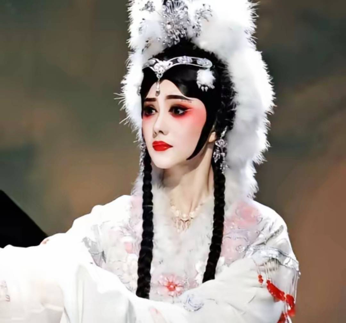 打开网易新闻 查看精彩图片