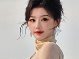 孔雪儿裙摆翻飞似海浪，挥手wink展娇美