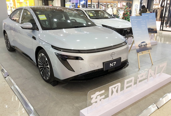 2025年12月16日，江苏常州，东风日产N7汽车销售展位。视觉中国 图