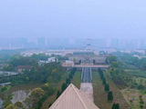 张凌赫综艺遇床塌意外,临场反应引热议