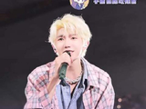 爱意如风，自由似云——王源与小汤圆的默契，在天津演唱会现场悄然绽放