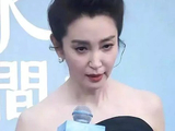 李冰冰素颜出镜：脸需呼吸拒医美，皱纹藏故事成勋章
