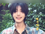 一键解锁@郝熠然 正能量手势舞，拨开阴霾，万事晴朗，晚安啦，睡个甜甜的觉