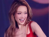 名气再大有何用?杨受成不放手,47岁大龄女容祖儿婚姻不美满。