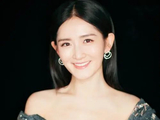 双胞胎女儿祝谢娜节日快乐，手工花很用心，谢娜的教育方式很不同