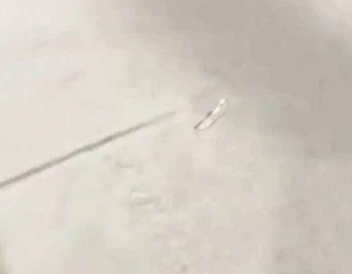 玻璃杯杯口出现破损