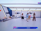 曾沛慈的唱功在练习室舞台展露无遗，无垫音的真实演绎，更显歌声质感
