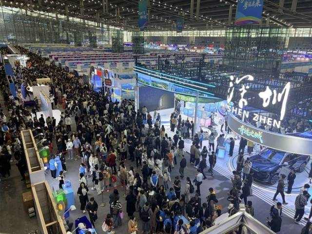 招聘会现场。图源：新华社