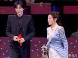 以为陈丽君够高，当遇到1米9的刘宇宁，矮了一大截