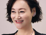 惠英红出席格拉夫蝴蝶珠宝展，演绎影后与珠宝灵魂共鸣