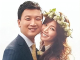 侯佩岑庆祝结婚11周年，晒玫瑰蛋糕和礼物，戴闪亮红钻优雅动人
