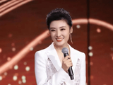 周涛首部短剧上线获赞，导演夸她自带专业buff，片场秒变梗王