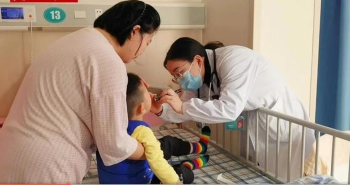 网红“婴儿颜值产品”热销，专家：人工塑形有害健康