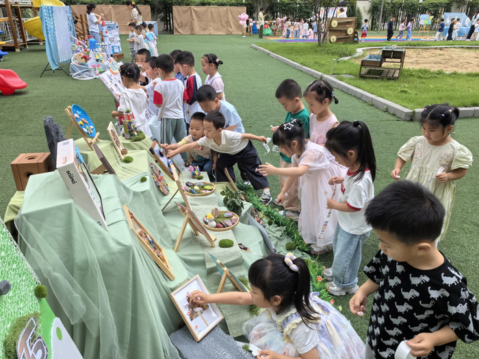 袜子变玩偶、石头开出“花”！旧物改造让萌娃秒变“创意大师”