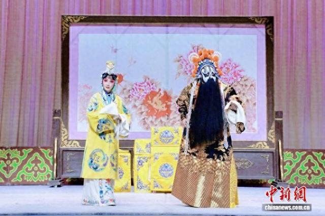 图为全本《霸王别姬》演出现场。重庆京剧院 供图