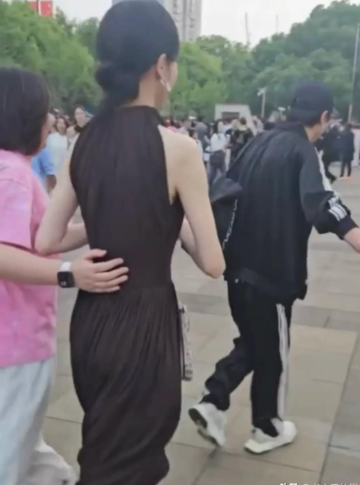  打开网易新闻 查看精彩图片 