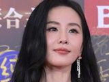 240114 微博之夜惊艳现身，刘诗诗红毯造型获无数赞誉