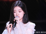 《好声音》单依纯进5强引争议,谢霆锋成陪跑,李宇春是最大赢家
