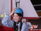 跑男团人肉传送带笑死人了 白鹿被李晨的屁惊到了：从没听过这么响的屁！