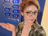 网友是如何评价张月在机场事件中展现出的性格魅力的？