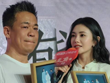 小娥递出那幅画给苟师的瞬间，心口像被利刃划开，情绪彻底溃不成军