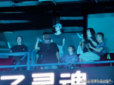 王菲现身谢霆锋演唱会引热议，素颜白T与《玉蝴蝶》蝶舞诠释顶级浪漫