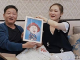 三德子赵亮养鸡带领农民致富，跟名模妻子上电视，超精神！