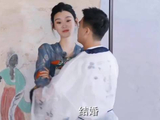 奚梦瑶何猷君婚礼晚宴甜蜜互动，何猷君称结婚比恋爱更好