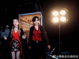 陆柯燃陈卓璇合作表演 出场气势美搭配酷，不要太迷人