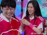 何炅为对方指定动作，不料都是反着来的，蔫坏蔫坏的！