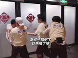你们觉得看似普通的怀旧提问，为什么更容易触动人积攒多年的情绪？